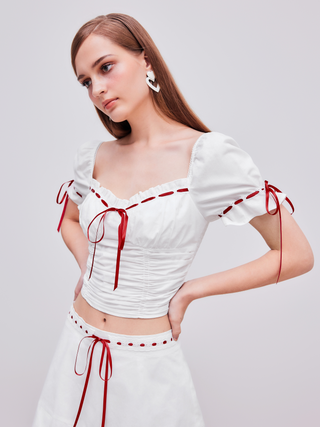 Sweetheart Contrasting Binding Knotted Ruched Crop Blouse