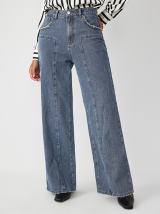 Mid Waist Raw Hem Pocket Straight Leg Jeans (M / Denim)