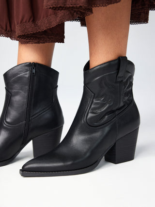 Solid Chunky Heeled Ankle Cowboy Boots